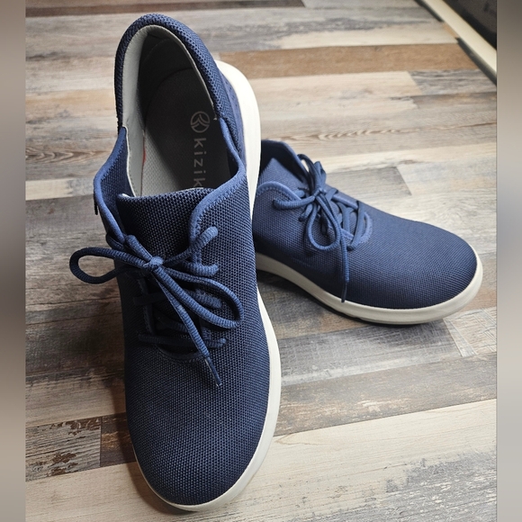 Kizik Sneakers Navy Blue Lace Up Men's 13 Womwn's 14.5 - Picture 1 of 7